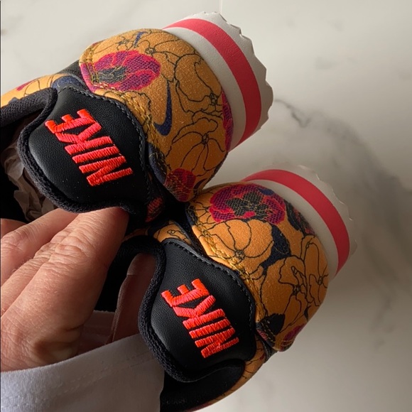 NWT Nike Cortez LX floral - Picture 6 of 7